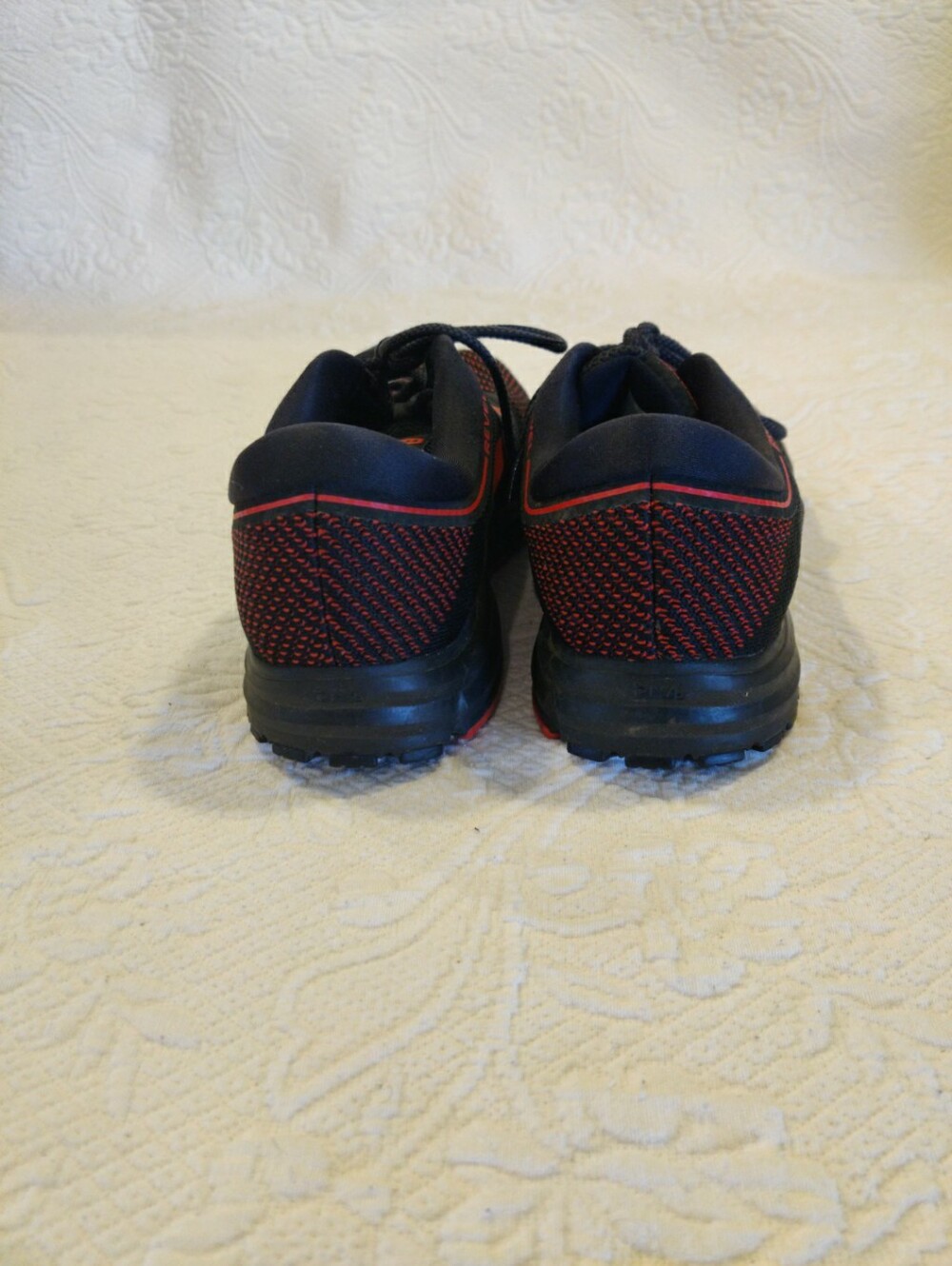 Brooks Revel Sports Shoe - Men's Athletic Running Black & Red Size 9 - Picture 5 of 10